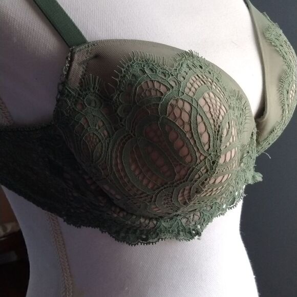 Victoria's Secret   - Picture 2 of 6